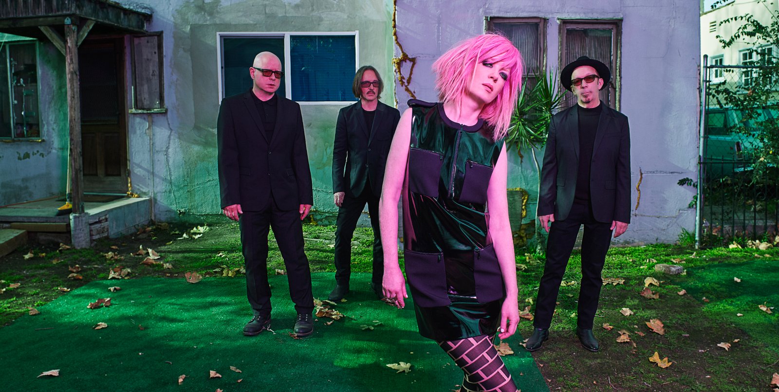 Garbage lanza “Strange Little Birds” en junio