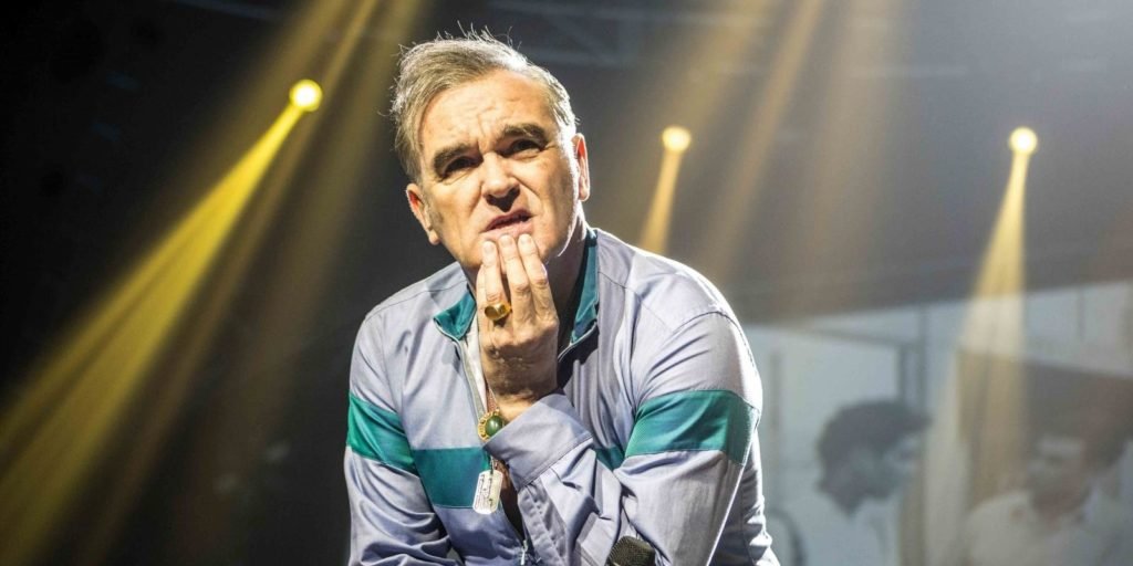 Morrissey inicia tour, mientras se confirma autobiografía en español
