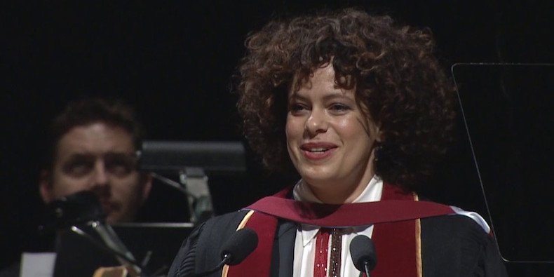 Régine Chassagne de Arcade Fire recibió doctorado honorífico
